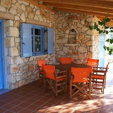 Nyaraló Lithos Stone House